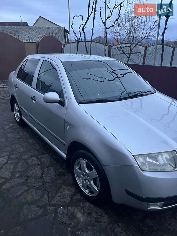 Седан Skoda Fabia 2004 в Мукачево