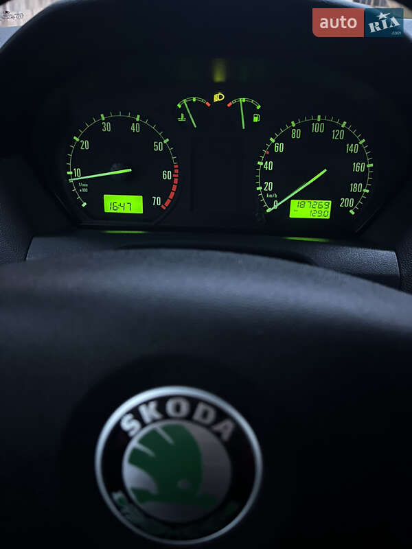 Седан Skoda Fabia 2004 в Мукачево