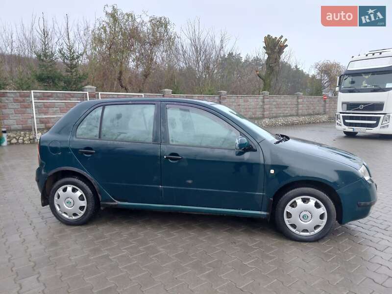 Хэтчбек Skoda Fabia 2001 в Волочиске