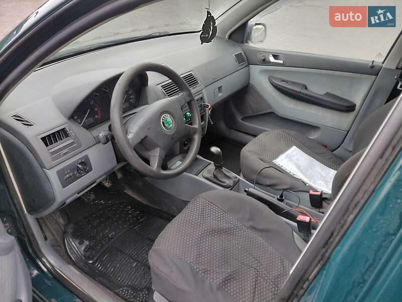 Хэтчбек Skoda Fabia 2001 в Волочиске