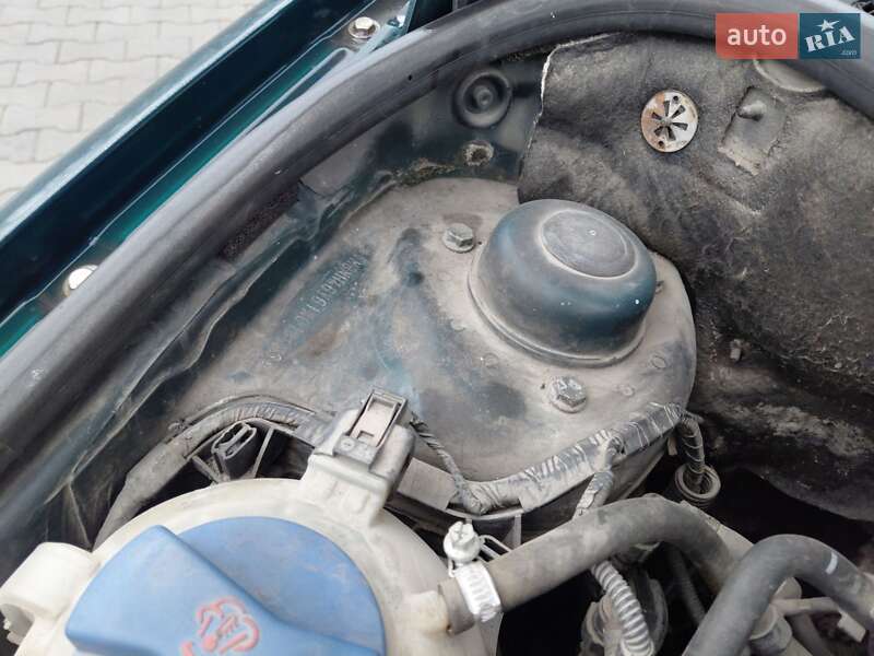 Хэтчбек Skoda Fabia 2001 в Волочиске