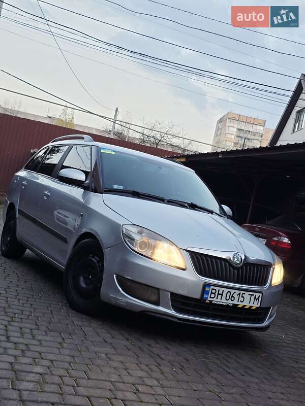 Універсал Skoda Fabia 2011 в Одесі
