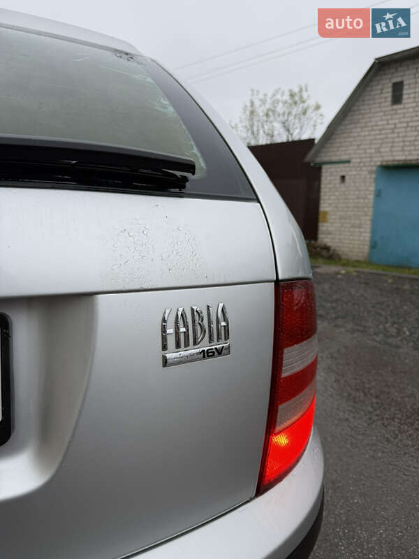Универсал Skoda Fabia 2006 в Чернигове