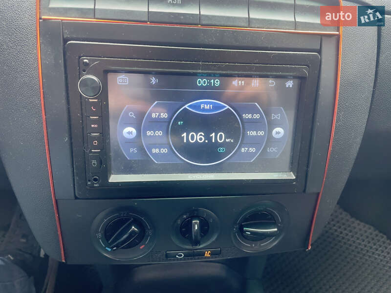 Універсал Skoda Fabia 2002 в Черкасах