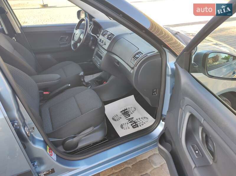 Хэтчбек Skoda Fabia 2010 в Луцке