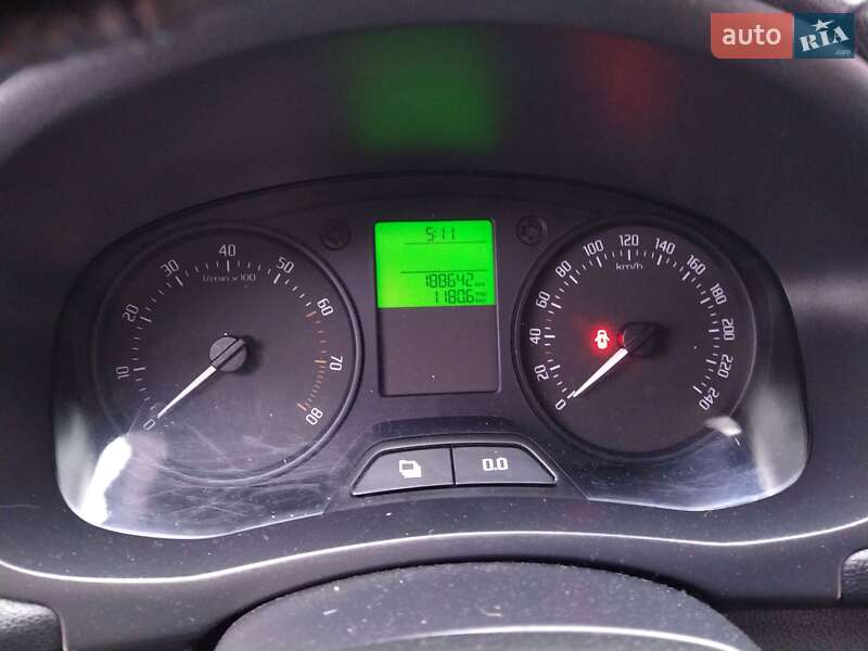 Хэтчбек Skoda Fabia 2012 в Львове