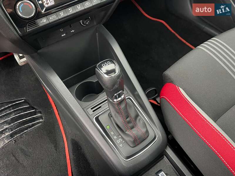 Хэтчбек Skoda Fabia 2016 в Ужгороде