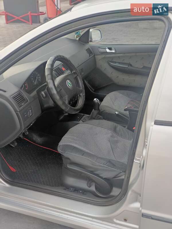 Универсал Skoda Fabia 2001 в Новом Буге