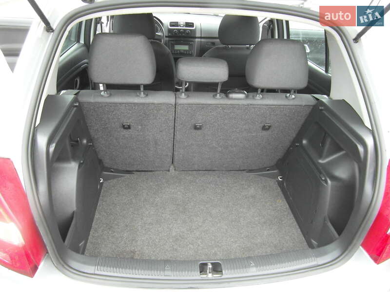 Хэтчбек Skoda Fabia 2010 в Кропивницком