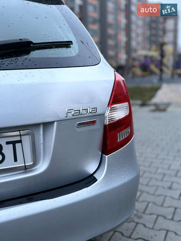 Универсал Skoda Fabia 2011 в Тернополе
