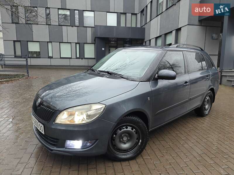 Універсал Skoda Fabia 2010 в Києві