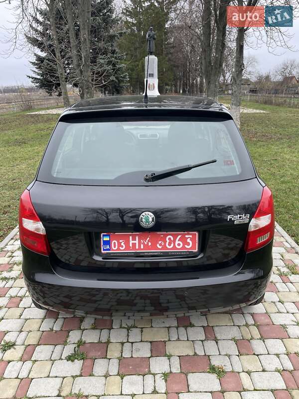 Хэтчбек Skoda Fabia 2008 в Хороле