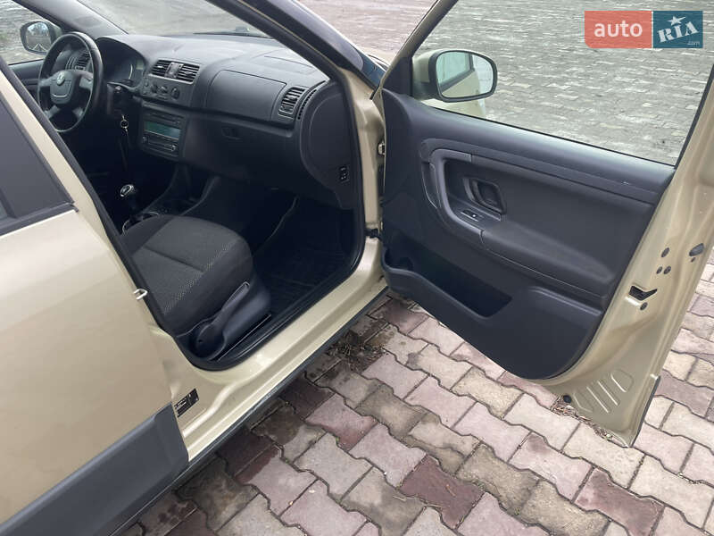 Универсал Skoda Fabia 2010 в Хмельницком