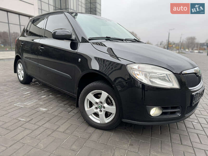 Хэтчбек Skoda Fabia 2008 в Днепре