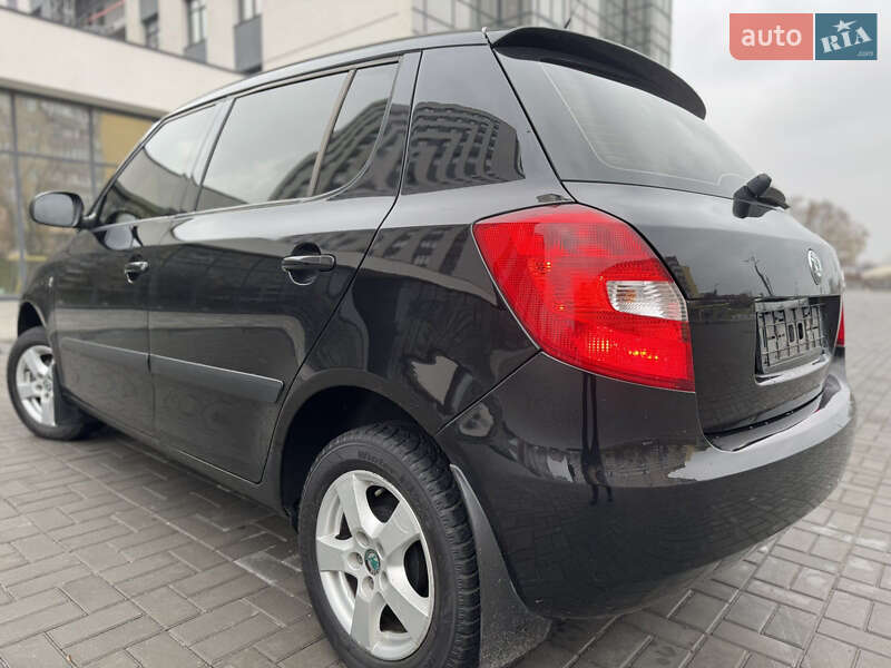 Хэтчбек Skoda Fabia 2008 в Днепре