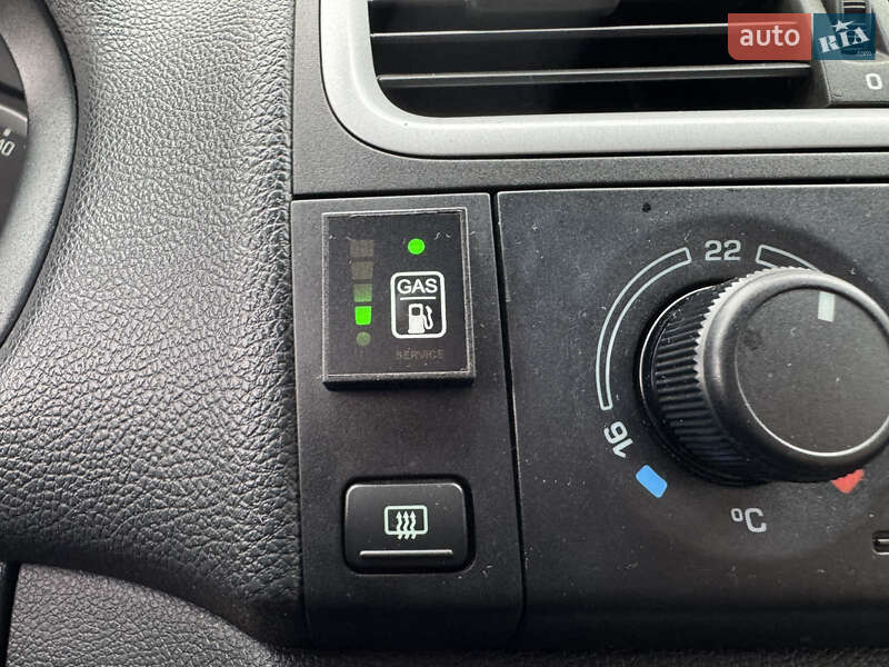 Хэтчбек Skoda Fabia 2008 в Днепре