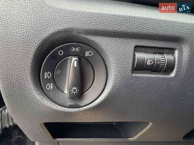 Хэтчбек Skoda Fabia 2008 в Днепре