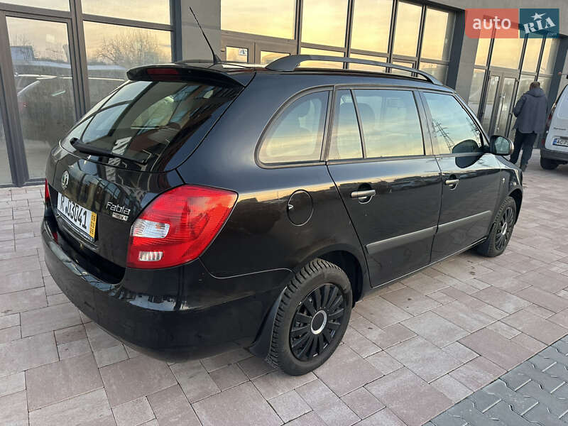 Універсал Skoda Fabia 2008 в Луцьку