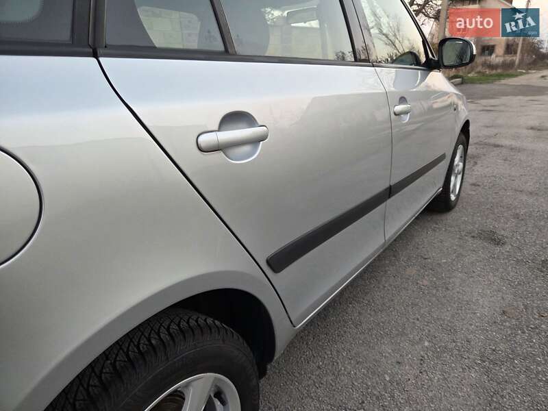 Універсал Skoda Fabia 2009 в Кам'янському