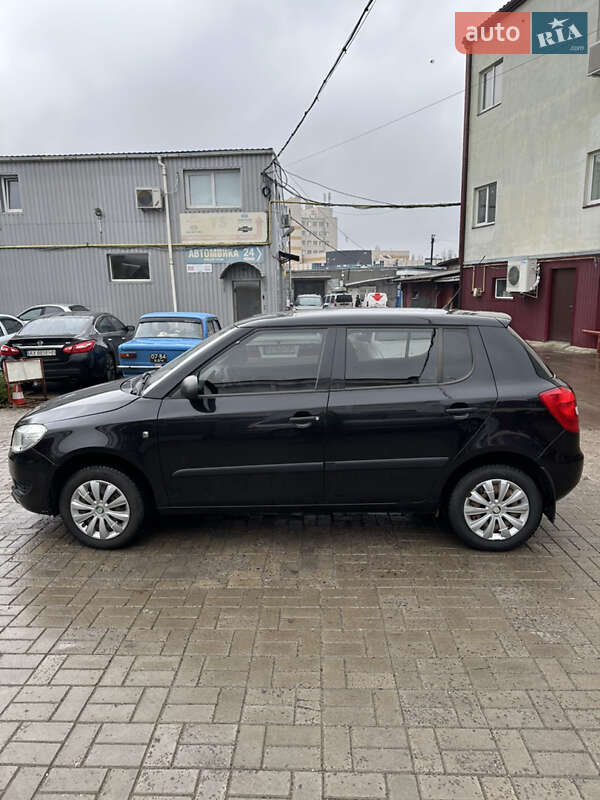 Хэтчбек Skoda Fabia 2011 в Харькове