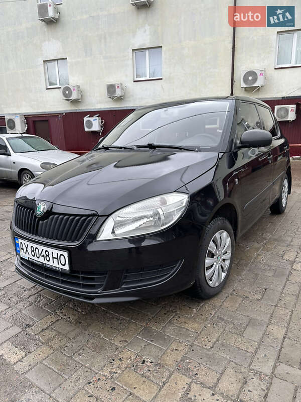 Хэтчбек Skoda Fabia 2011 в Харькове