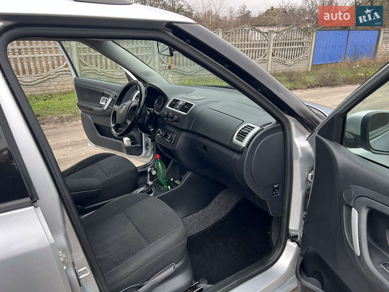 Універсал Skoda Fabia 2009 в Полтаві