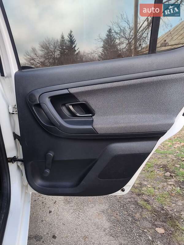 Хетчбек Skoda Fabia 2012 в Новомосковську фото 9 Хетчбек Skoda Fabia 2012 в Новомосковську