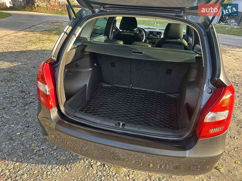 Універсал Skoda Fabia 2011 в Синяві