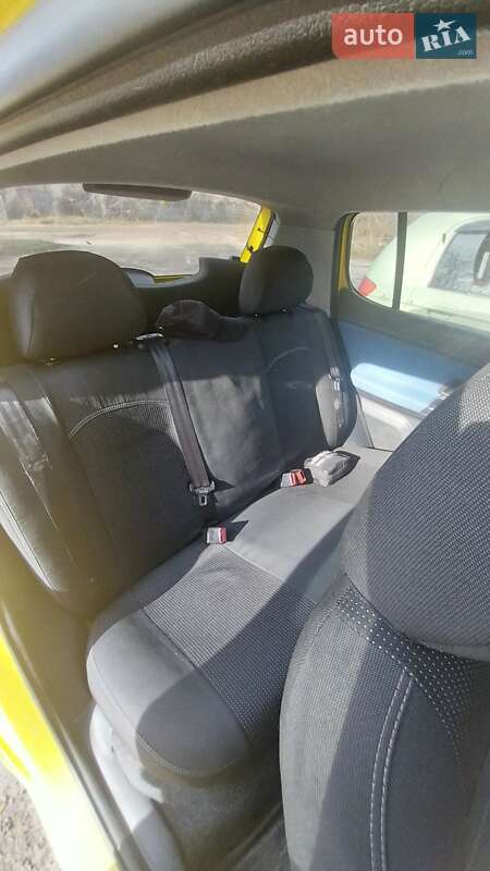 Хетчбек Skoda Fabia 2008 в Дніпрі