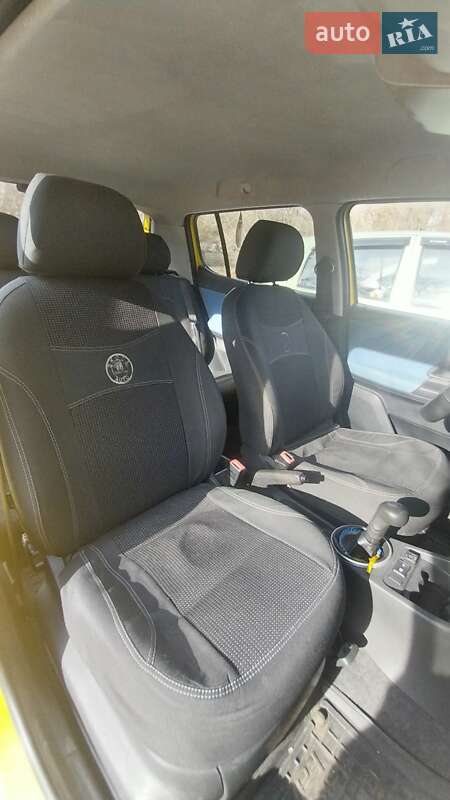 Хетчбек Skoda Fabia 2008 в Дніпрі