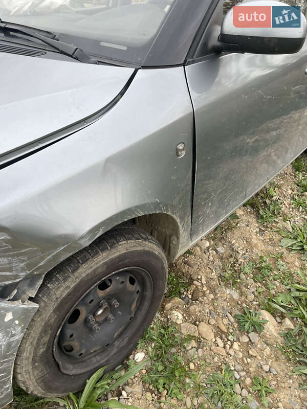 Хетчбек Skoda Fabia 2012 в Виноградові