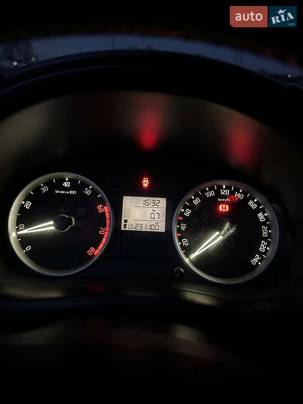 Хетчбек Skoda Fabia 2009 в Рівному