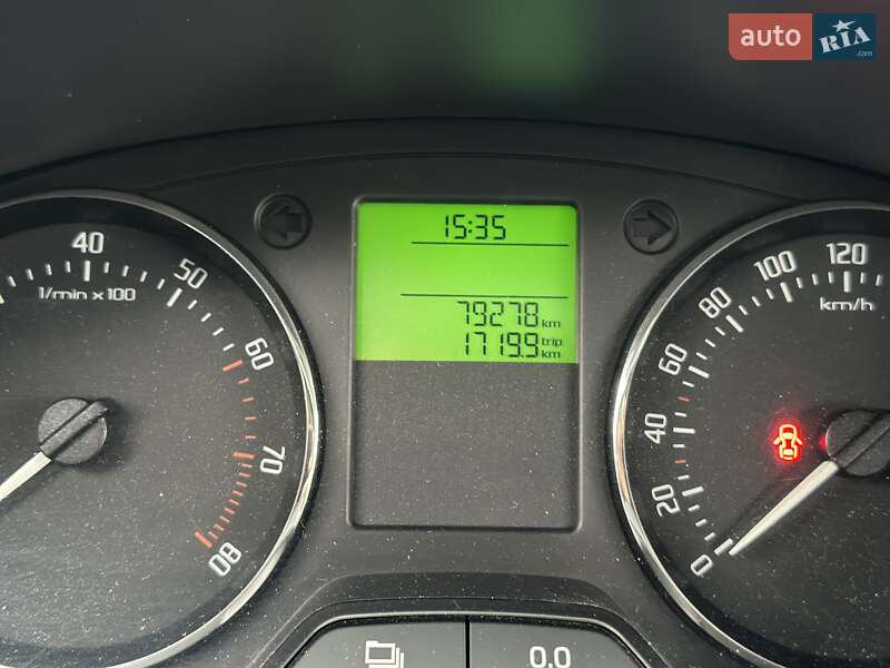 Хэтчбек Skoda Fabia 2013 в Житомире