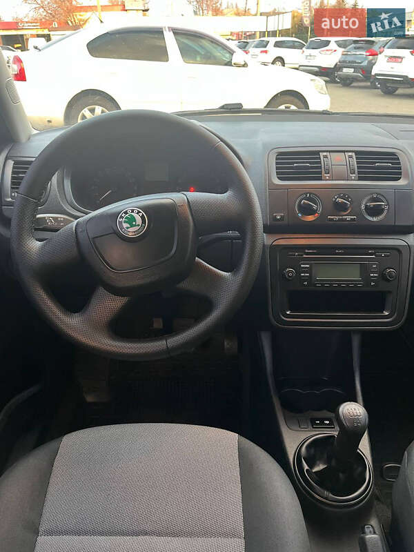 Хэтчбек Skoda Fabia 2012 в Кривом Роге