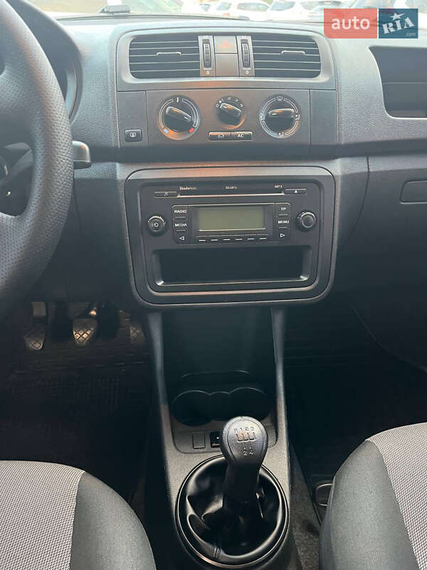 Хэтчбек Skoda Fabia 2012 в Кривом Роге