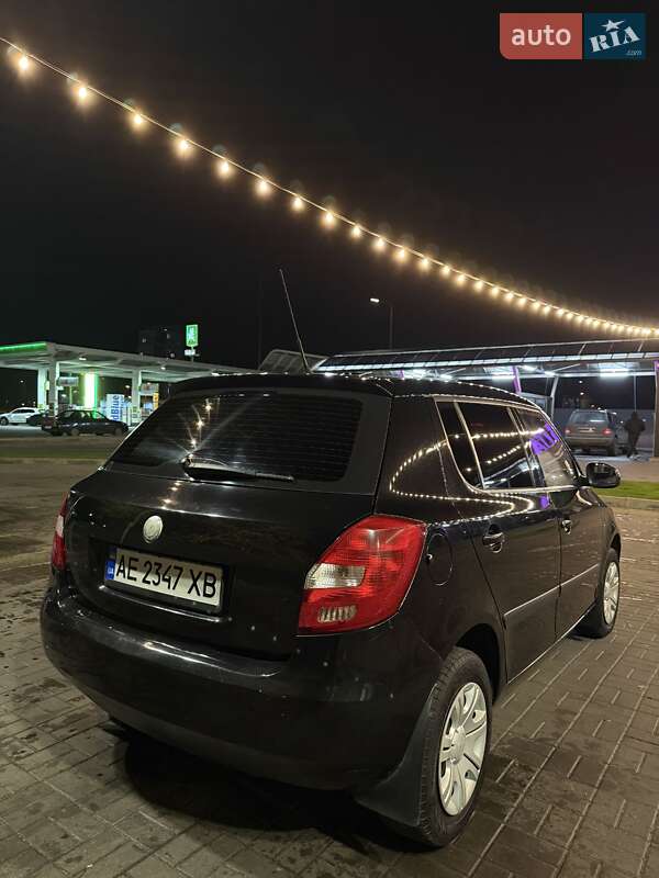 Хэтчбек Skoda Fabia 2008 в Днепре