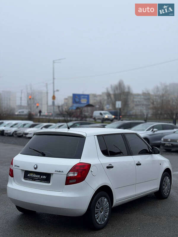 Хэтчбек Skoda Fabia 2014 в Киеве