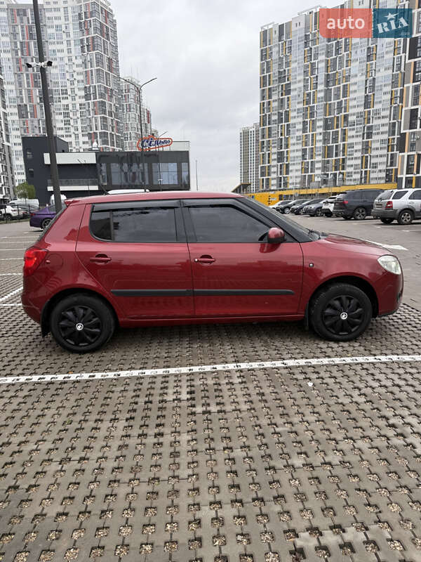Хетчбек Skoda Fabia 2008 в Києві