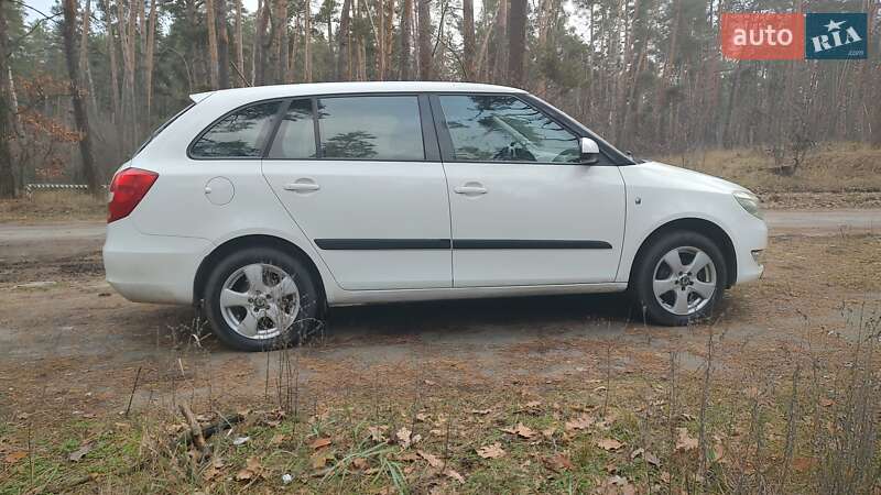 Універсал Skoda Fabia 2012 в Черкасах