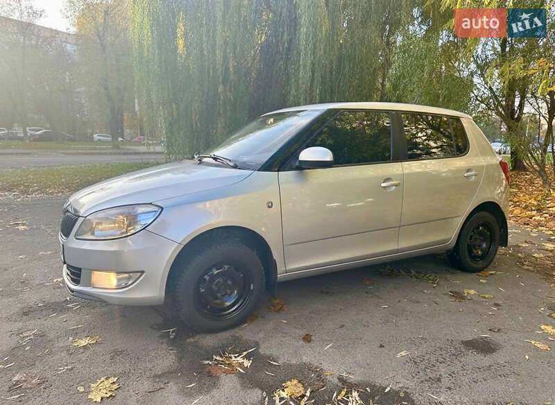 Хетчбек Skoda Fabia 2011 в Києві