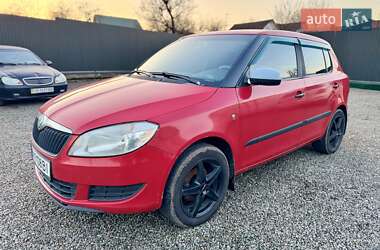 Хэтчбек Skoda Fabia 2011 в Сумах