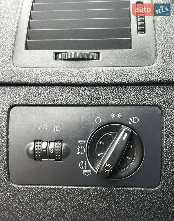 Седан Skoda Fabia 2004 в Вапнярці