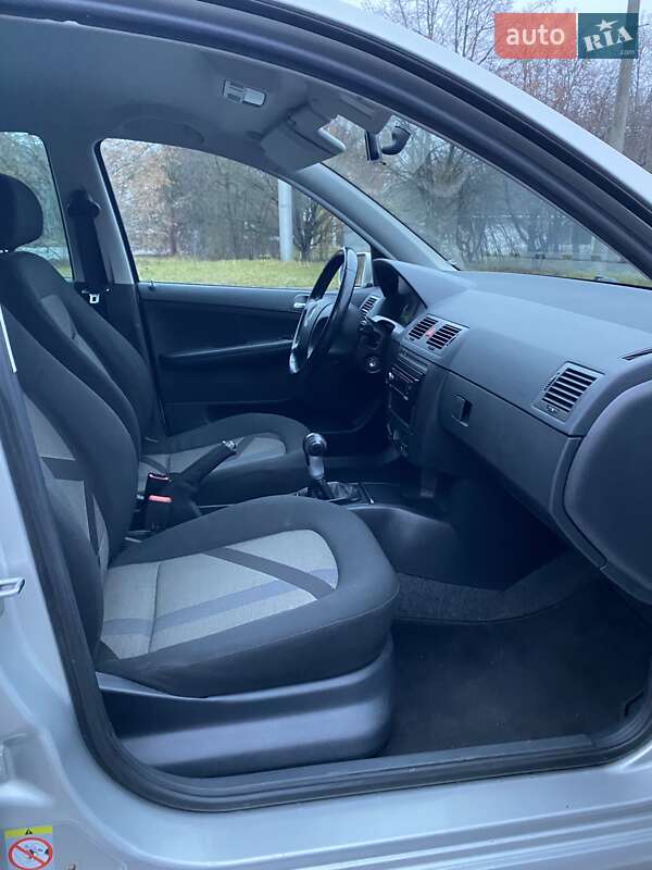 Универсал Skoda Fabia 2006 в Полтаве