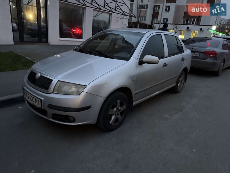 Седан Skoda Fabia 2007 в Києві