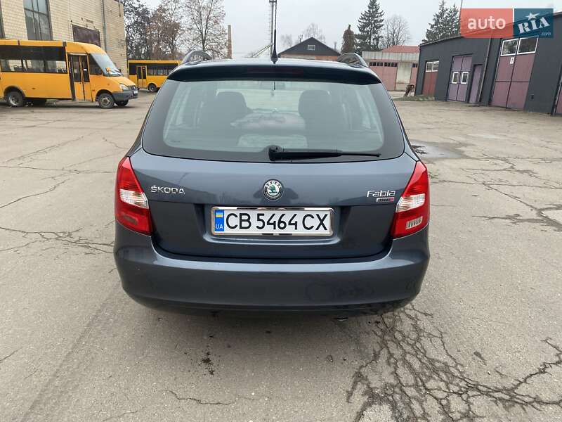 Универсал Skoda Fabia 2009 в Чернигове