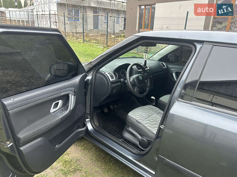 Хэтчбек Skoda Fabia 2009 в Черновцах