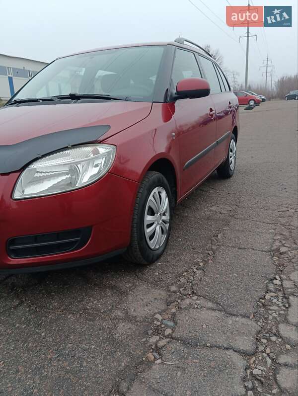 Универсал Skoda Fabia 2010 в Полтаве