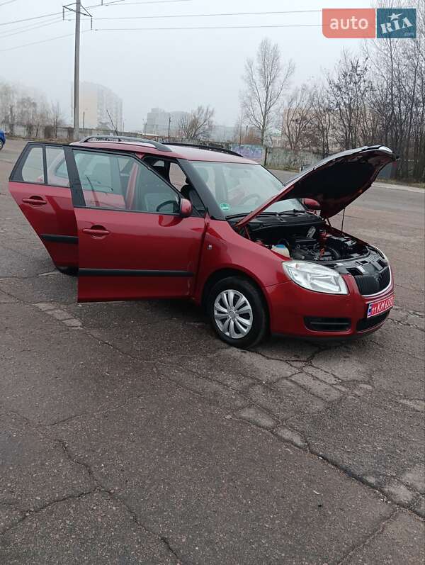 Универсал Skoda Fabia 2010 в Полтаве