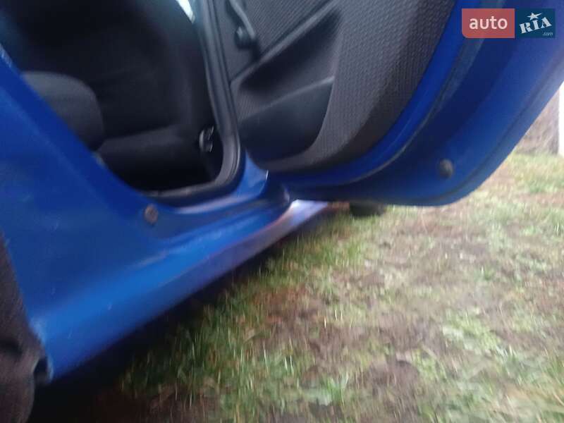 Хэтчбек Skoda Fabia 2005 в Киеве