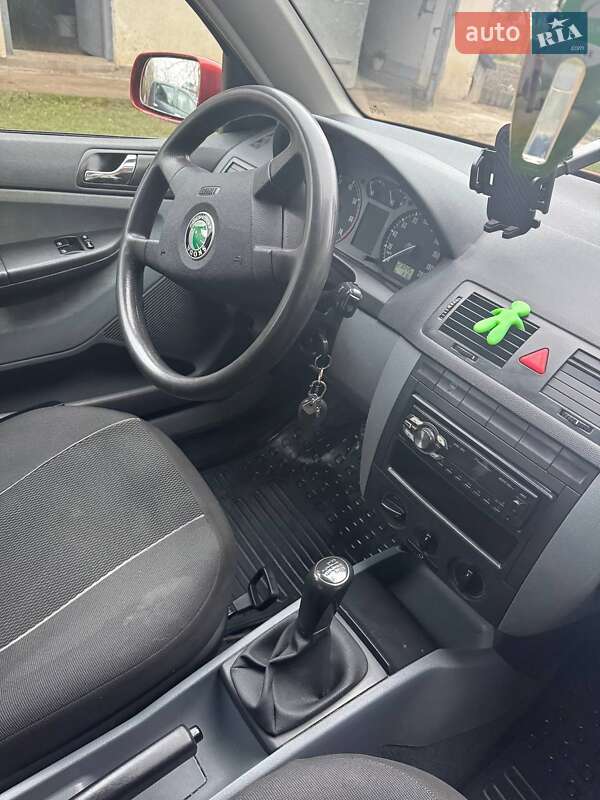 Седан Skoda Fabia 2002 в Золочеве